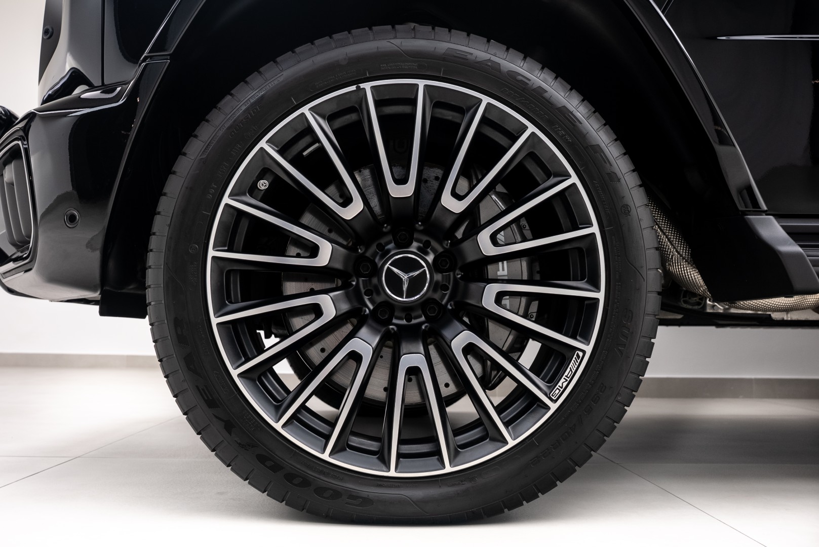 2025 MERCEDES BENZ G63 AMG. GCC  | FULL CARBON  | DOUBLE NIGHT PACKAGE | OBSIDIAN BLACK